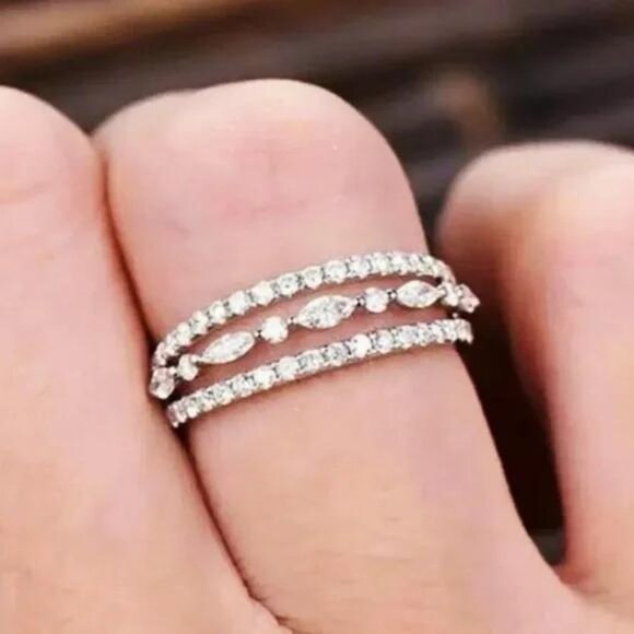 NEW 925 STERLING SILVER ENGAGEMENT RING - Picture 2 of 4